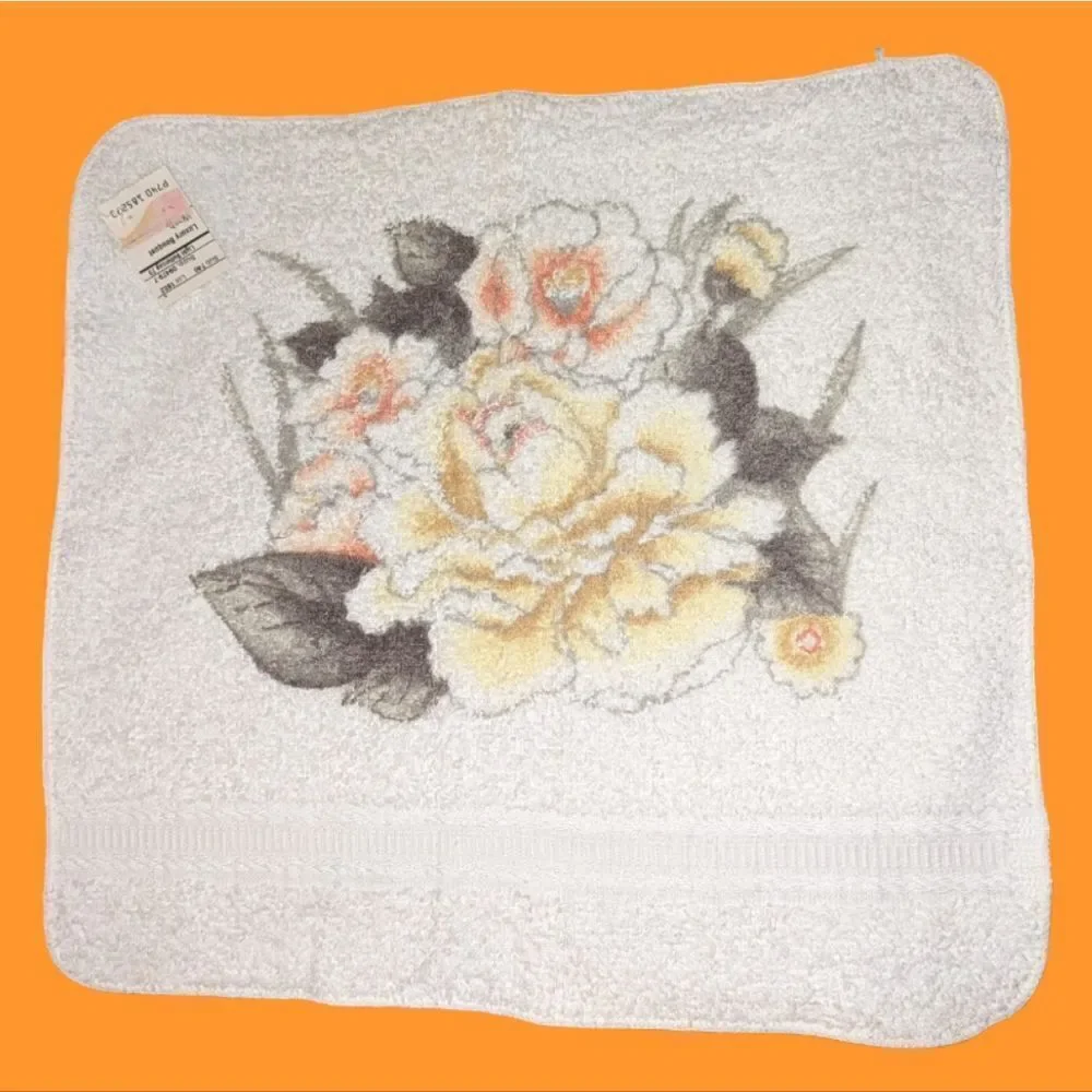 Vintage Canon white towel set with floral and‎ butterfly print